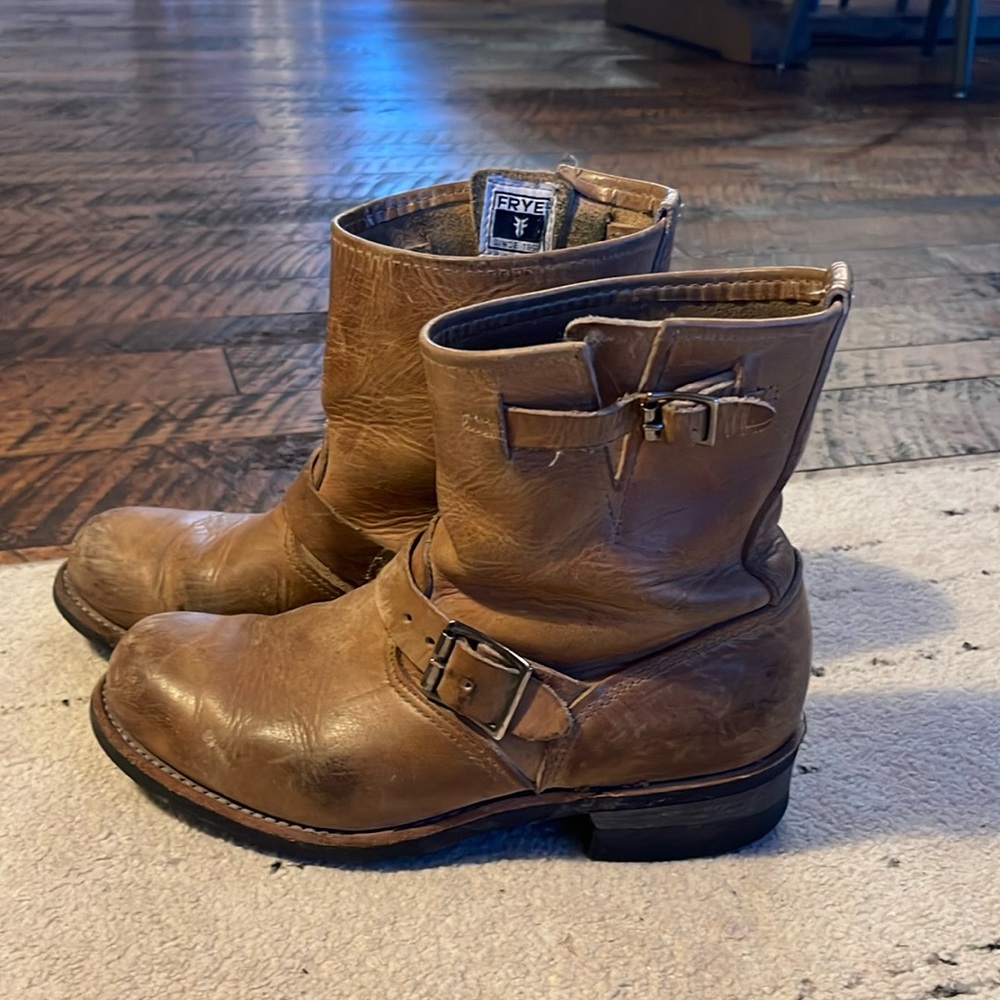 Frye Veronica short engineer boot